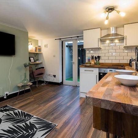 Modern 1-Bed Central Apartment With Outside Space Brighton Екстер'єр фото